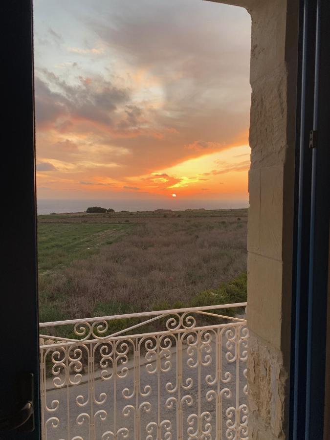 Fiftyfour West Boutique Living Bed & Breakfast Gharb  Exterior photo