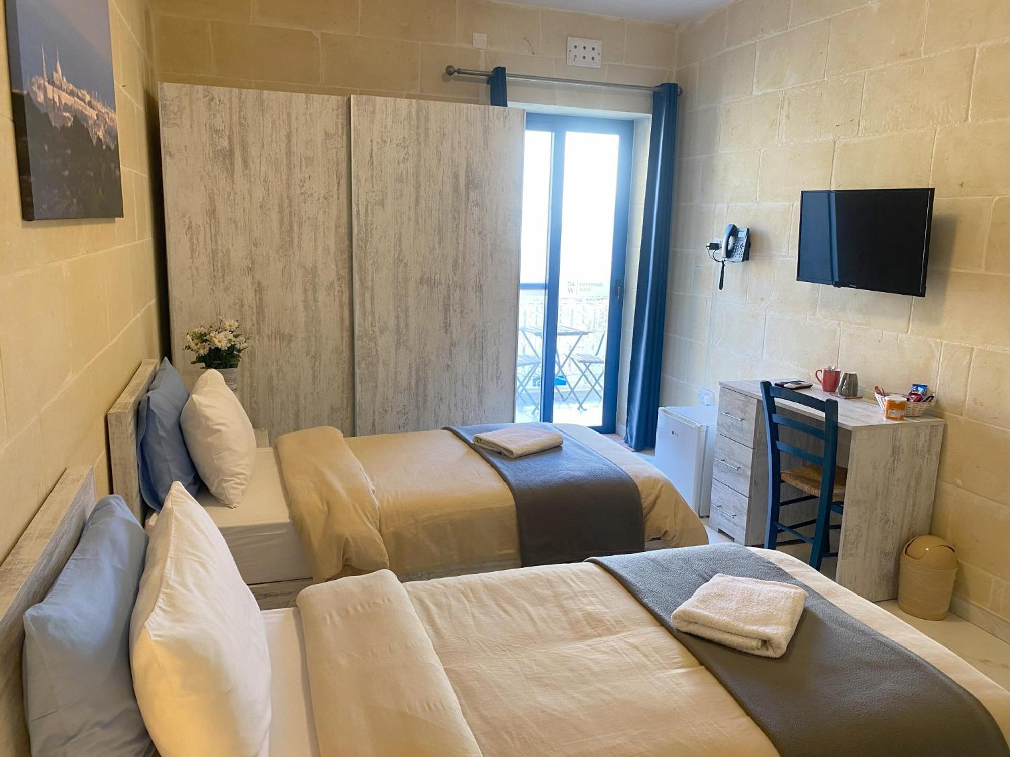 Fiftyfour West Boutique Living Bed & Breakfast Gharb  Exterior photo