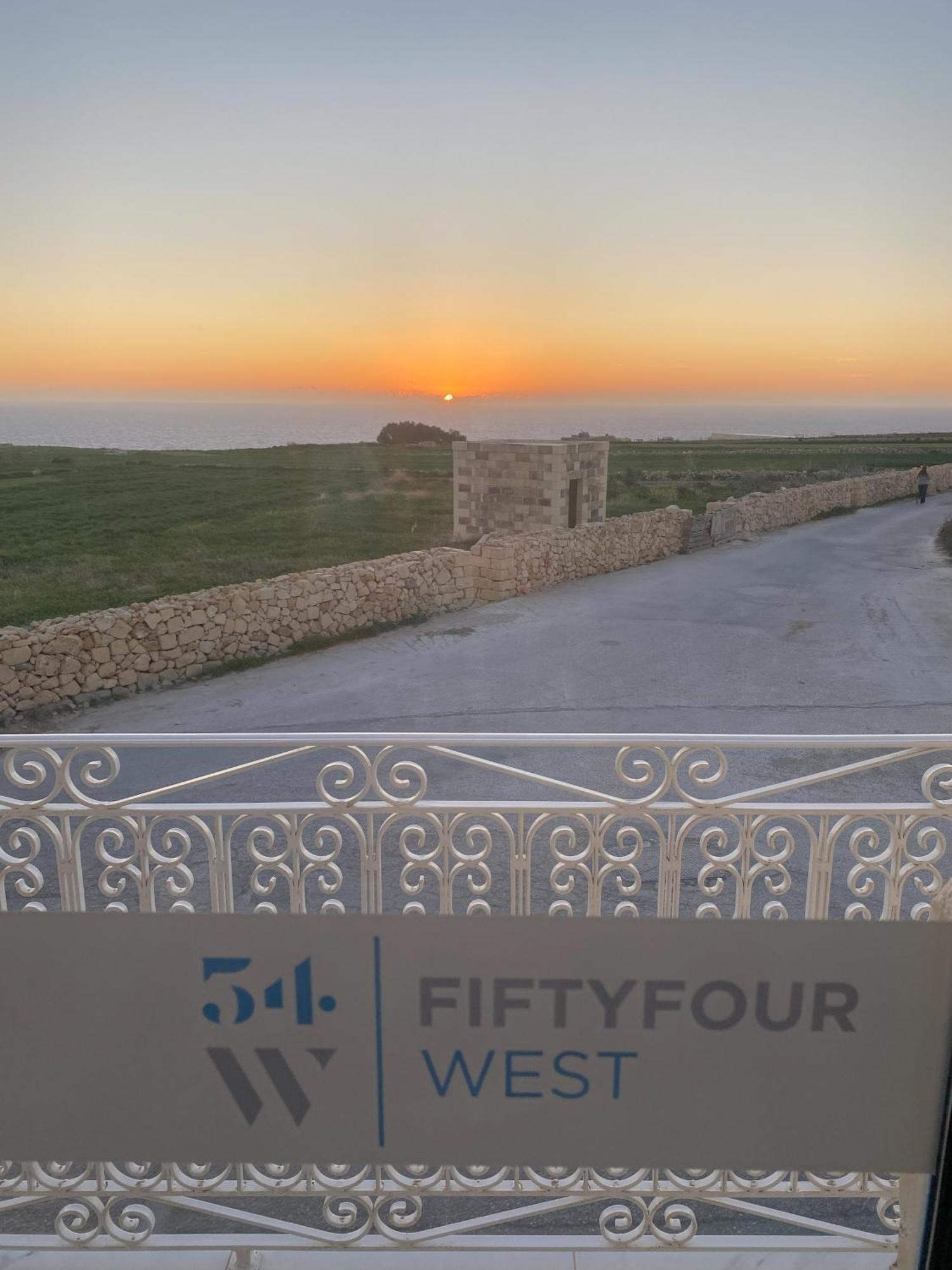 Fiftyfour West Boutique Living Bed & Breakfast Gharb  Exterior photo