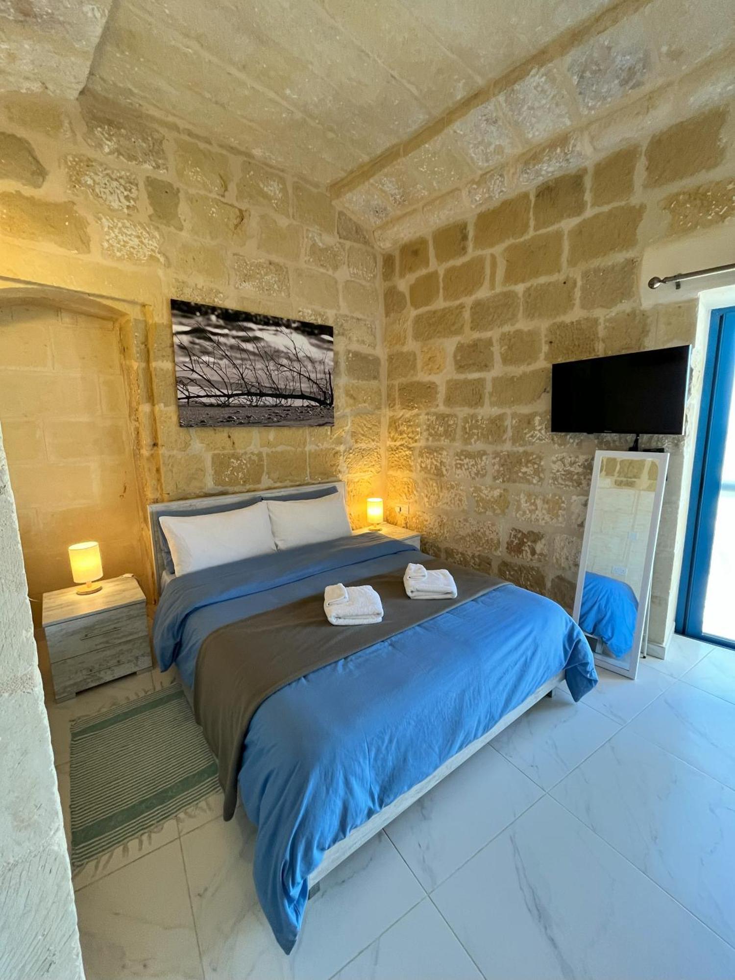 Fiftyfour West Boutique Living Bed & Breakfast Gharb  Exterior photo